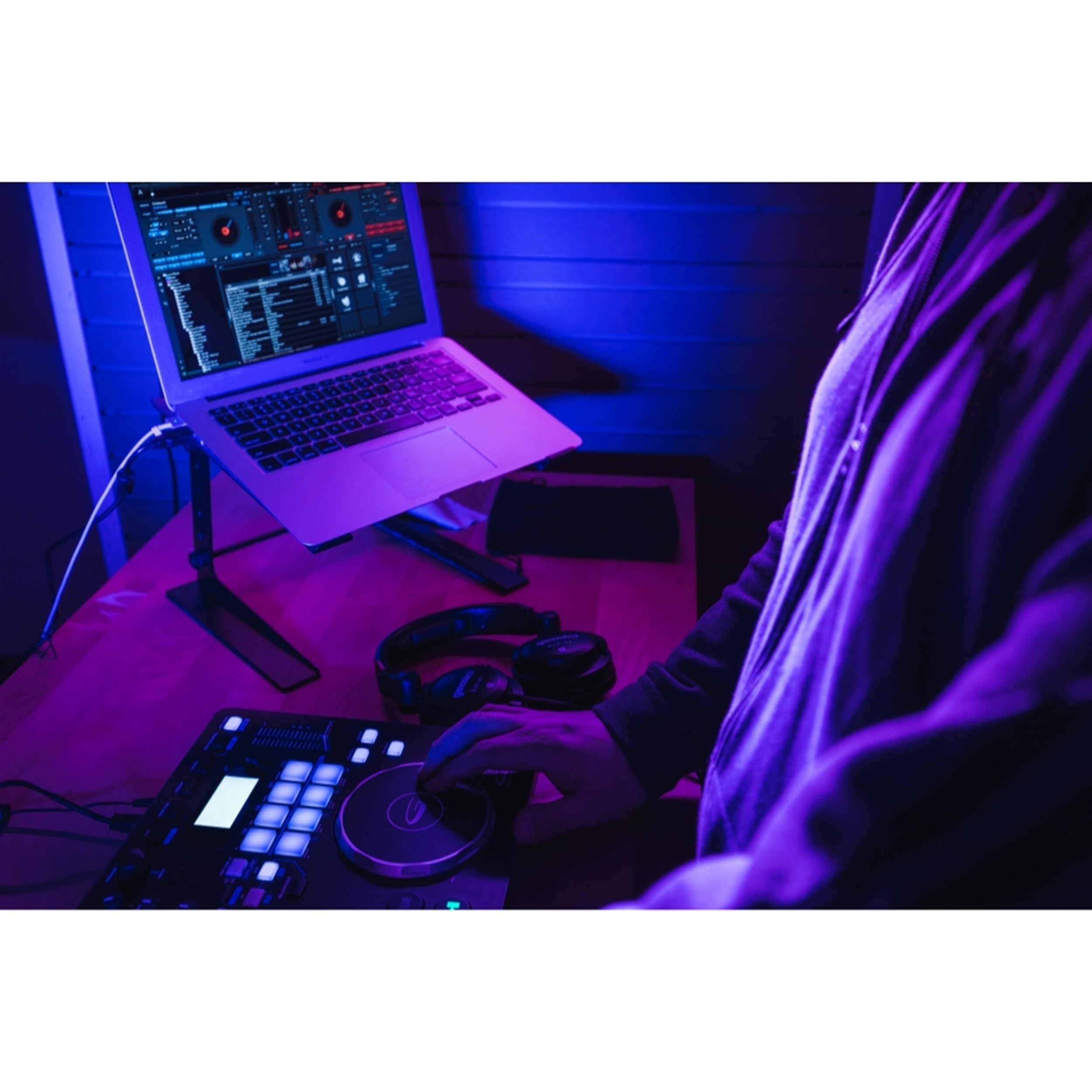 Gemini Sound GMX Versatile DJ Controller & Media Player - Compact USB/MIDI System with VirtualDJ LE, Ideal for Mobile DJs & Live